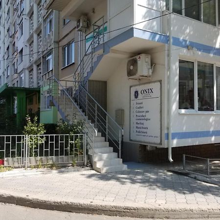 Apartment On Constantin Negruzzi Chişinau Exteriör bild